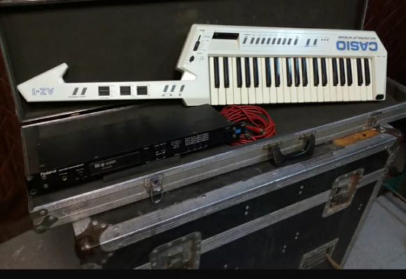 Keytar Casio AZ-1.