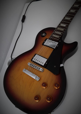 O CAMBIO Gibson Les Paul Studio 2016