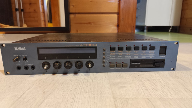 Yamaha A3000