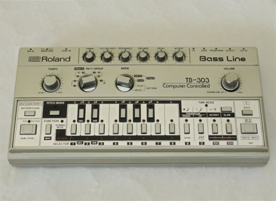 Roland TB-303 Bass Line