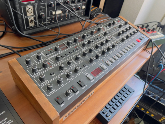 Dave Smith Prophet 06 desktop