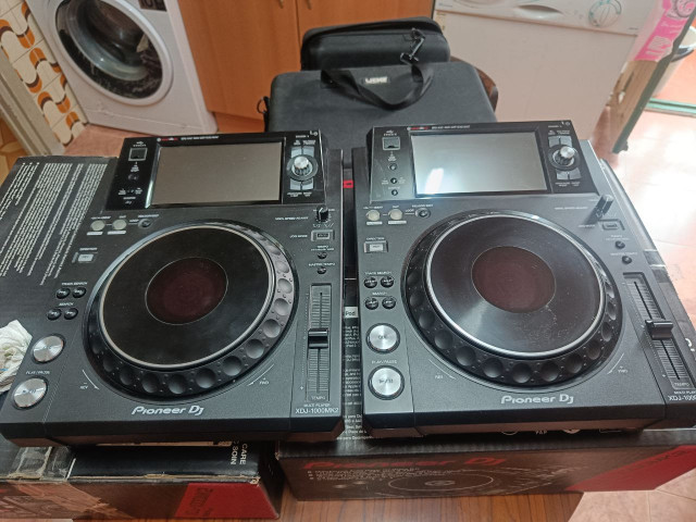 XDJ1000 MK2 +  2 Maletas UDG + Modulo XP1 Pioneer + Maleta UDG Xp1