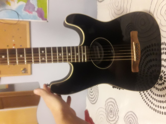 Fender stratoacoustic