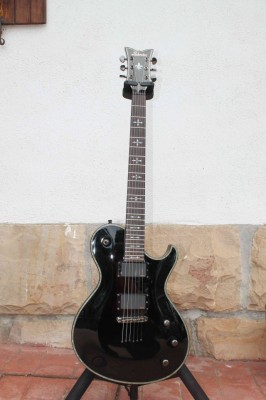 Guitarra Schecter Hellraiser SOLO-6