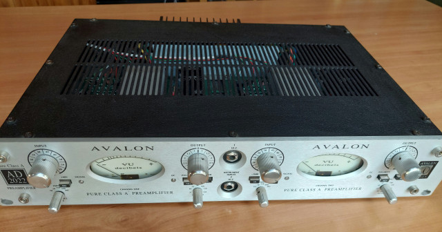 Avalon Design AD 2022 dual mono Mic Preamp