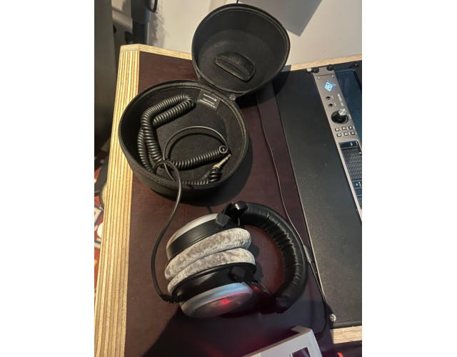 Auriculares Beyerdynamic DT 880 pro