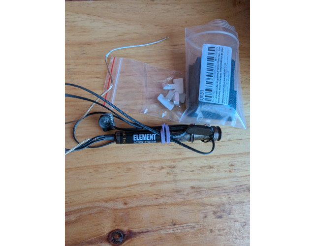 Pastilla LR Baggs Element active para guitarra acústica.