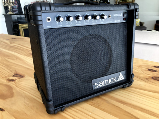 o CAMBIO Amplificador Samick SM10