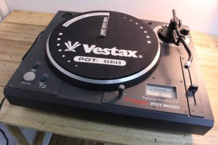 Vendo pareja de platos Vestax PDT-5000. VENDIDOS