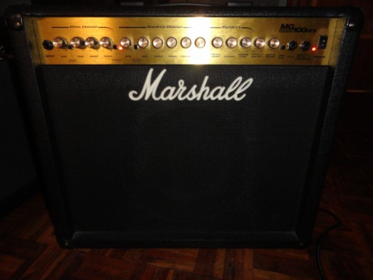 Vendo amplificador de guitarra Marshall MG100DFX