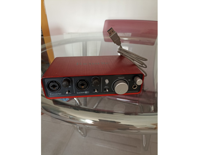 Focusrite Scarlett 2i2