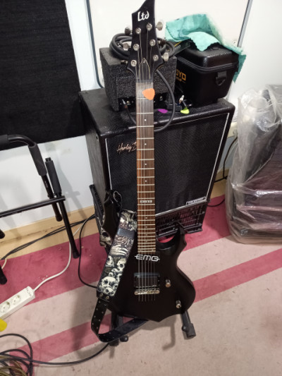 Guitarra eléctrica esp,ltd f50 emg81