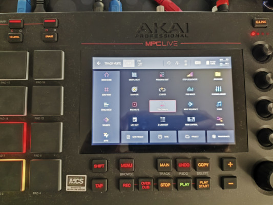 AKAI MPC LIVE