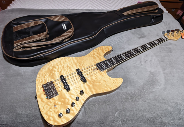 Sire Marcus Miller V9 Swamp Ash Quilted Maple