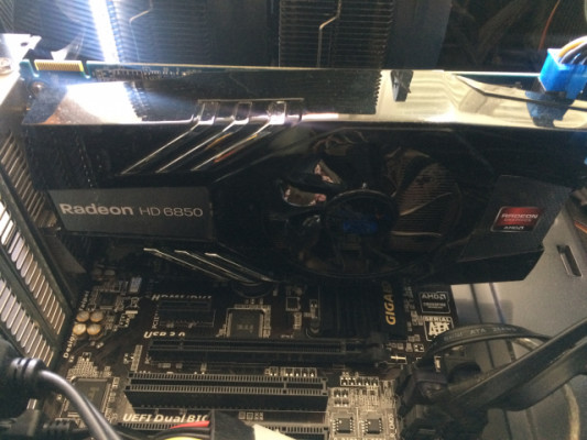 AMD Radeon HD 6850 - tarjeta de vídeo PCI-E