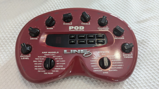 Emulador de efectos de Guitarra Line 6 POD 2.0