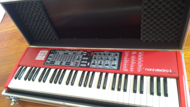 Nord Electro3 Sixty One +Flight Case