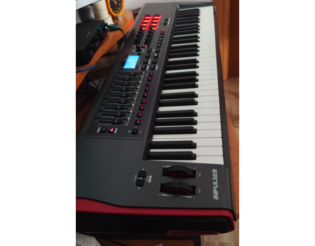 NOVATION IMPULSE 61( embalaje original ) actualizado a HUI Firmware impulse .