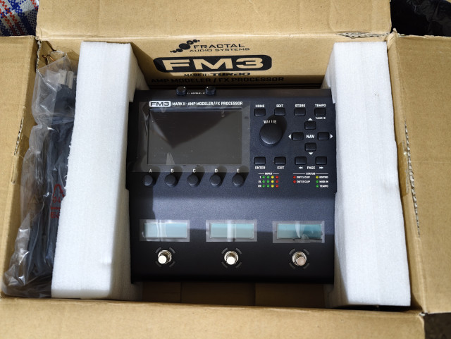 Fractal Audio FM3 Mark Il Turbo + Cab packs & IRs extra