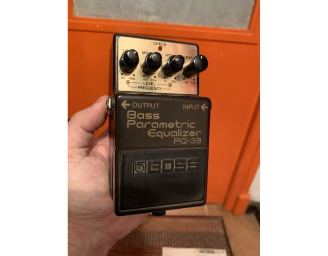 BOSS PQ-3B Bass Parametric EQ (el más buscado!) de los años 90s de