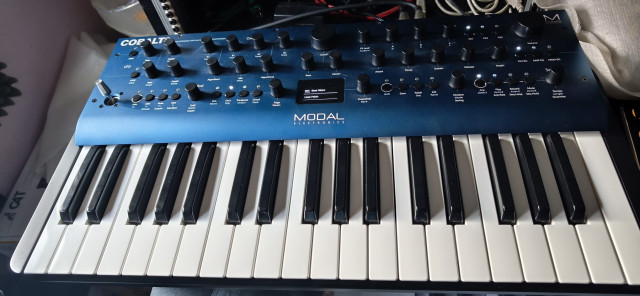 Sintetizador Modal Cobalt 8