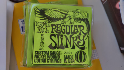 6 paquetes x Cuerdas de Guitarra Elèctrica ERNIE BALL 2221 Regular Slinky