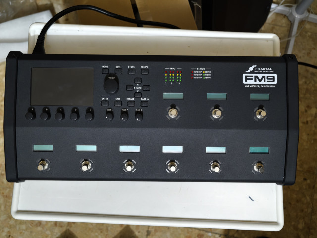 Fractal Audio FM9 Turbo + Cab packs & IRs extra + Cables