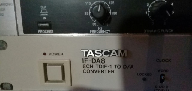Convertidor Tascam TDIF a Analogico
