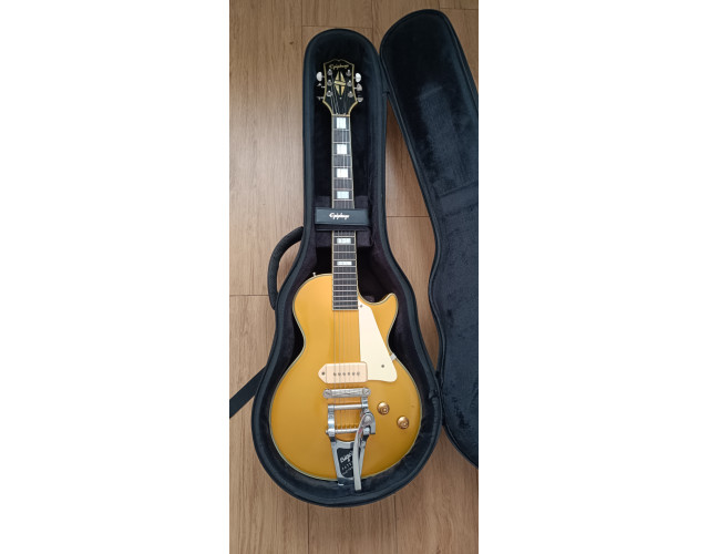 Epiphone Jared James Nichols "Gold Glory" Les Paul Custom modificada Bigsby, plásticos crema y golpeador