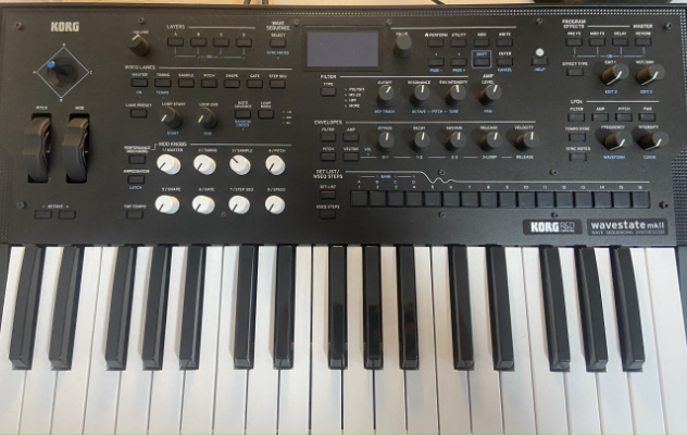 KORG Wavestate MKII (2 meses de uso, con garantía)