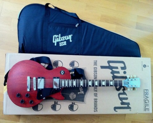 Gibson Les Paul cherry por sinte analógico