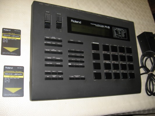 Roland R8 con dos tarjetas