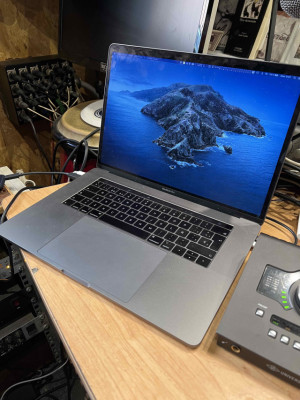 MacBook Pro 15" 2019 i9 32Gb