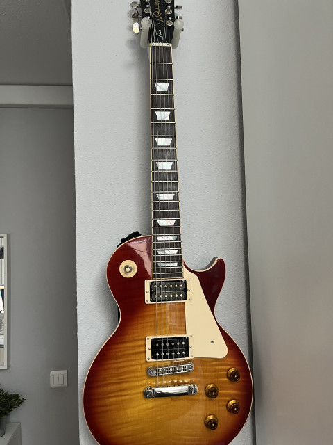 Gibson les Paul less plus ,muy buen estado EDITADO