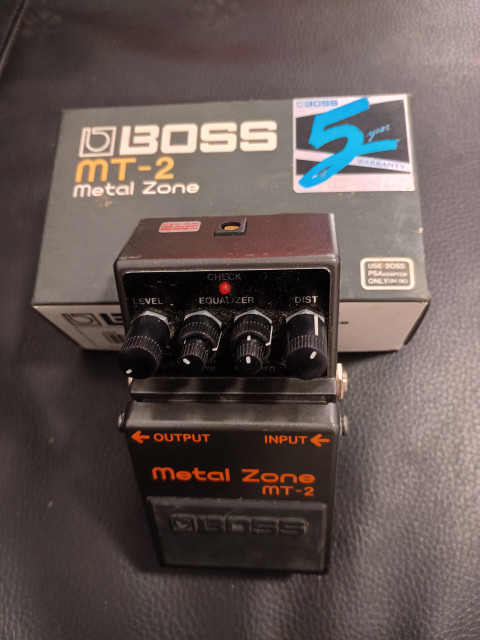 Pedal Boss MT 2 Metal Zone v1