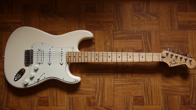 Fender Stratocaster MIM Standard HSS