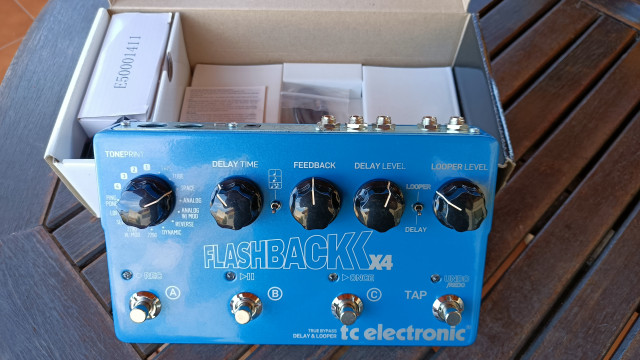 Delay y Looper Flashback X4 TC ELECTRONIC