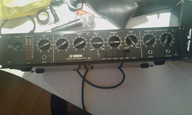 Yamaha E1010 vintage analog delay