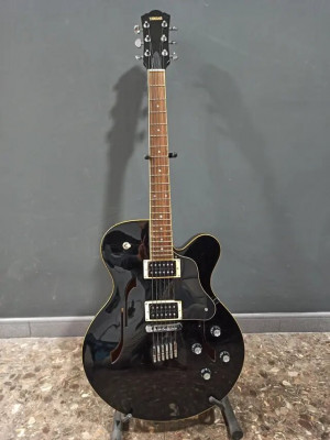 Guitarra Yamaha AE500+Estuche
