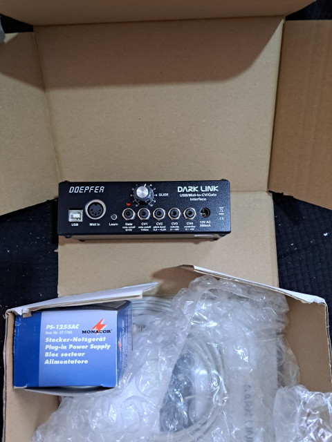 Doepfer dark link -- Interfaz USB/Midi a CV/Gate