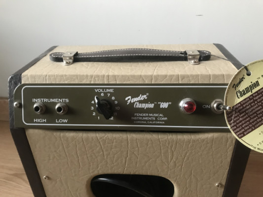 Amplificador Fender Champion 600