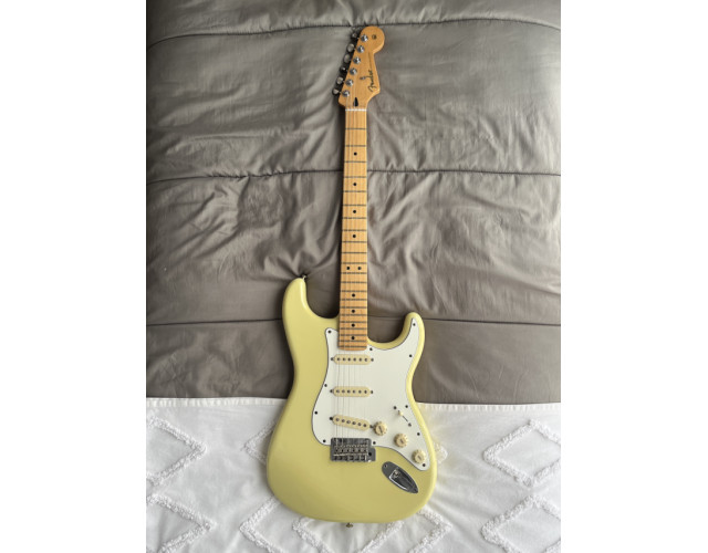 Fender Stratocaster Player II + Funda