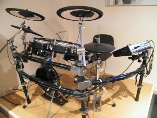 ROLAND    V-DRUMS  -  TD - 20