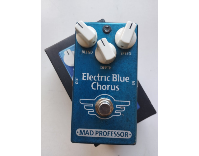 Madprofessor Electric Blue Chorus pedal