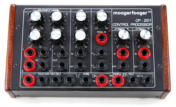 Moog "Moogerfooger" CP251