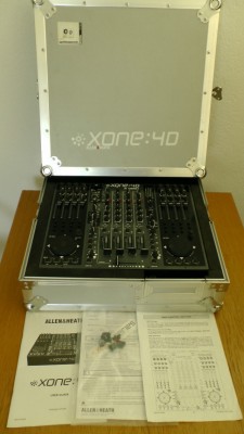 ALLEN & HEATH XONE  4D + flight case zomo