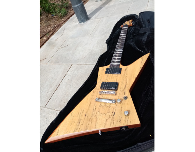 LTD FX-400 Splated Maple con EMG 80/61 (Korea 2008)