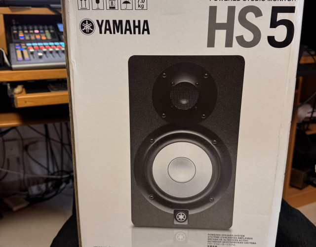 Monitores de estudio yamaha HS5