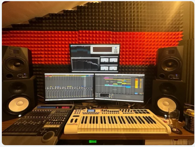 Monitores de estudio Adam A7