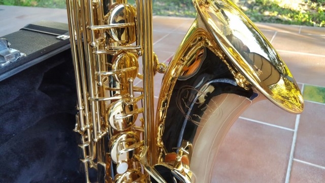 Saxofón tenor Jupiter